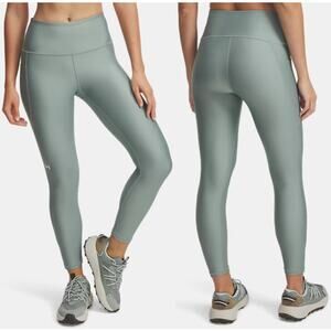 Under Armour UA Tech HeatGear 4-Way Stretch 26" Pocket Leggings in Silica Green